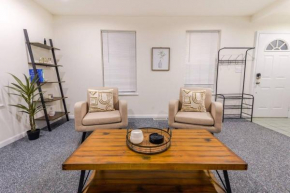 Saratoga Serenity: Charming Rental Nearby Downtown